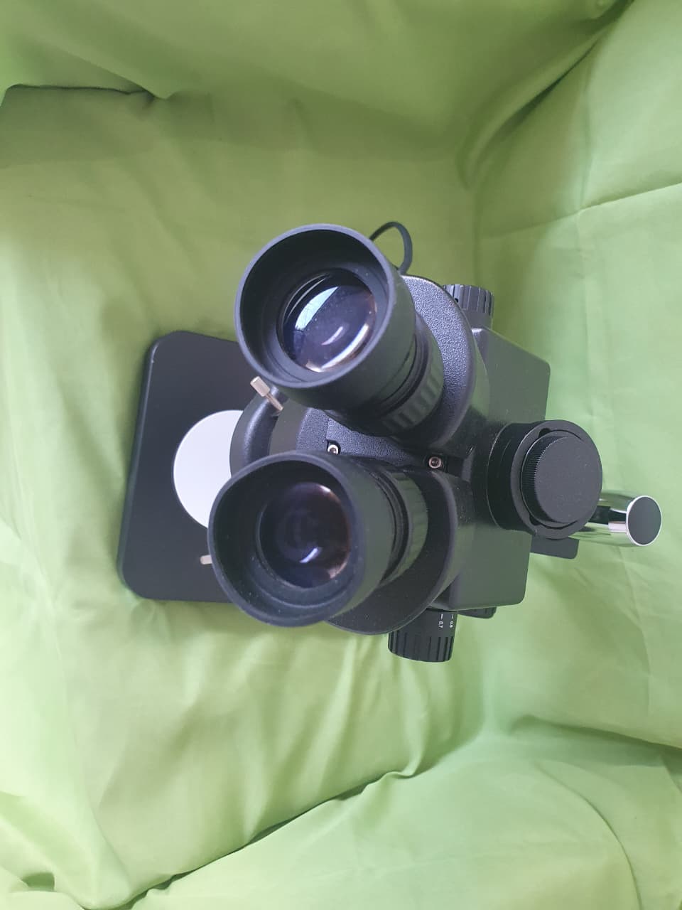 Microscópio estereoscópico