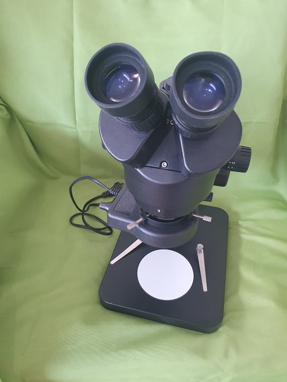 Microscópio estereoscópico - Imagem 4